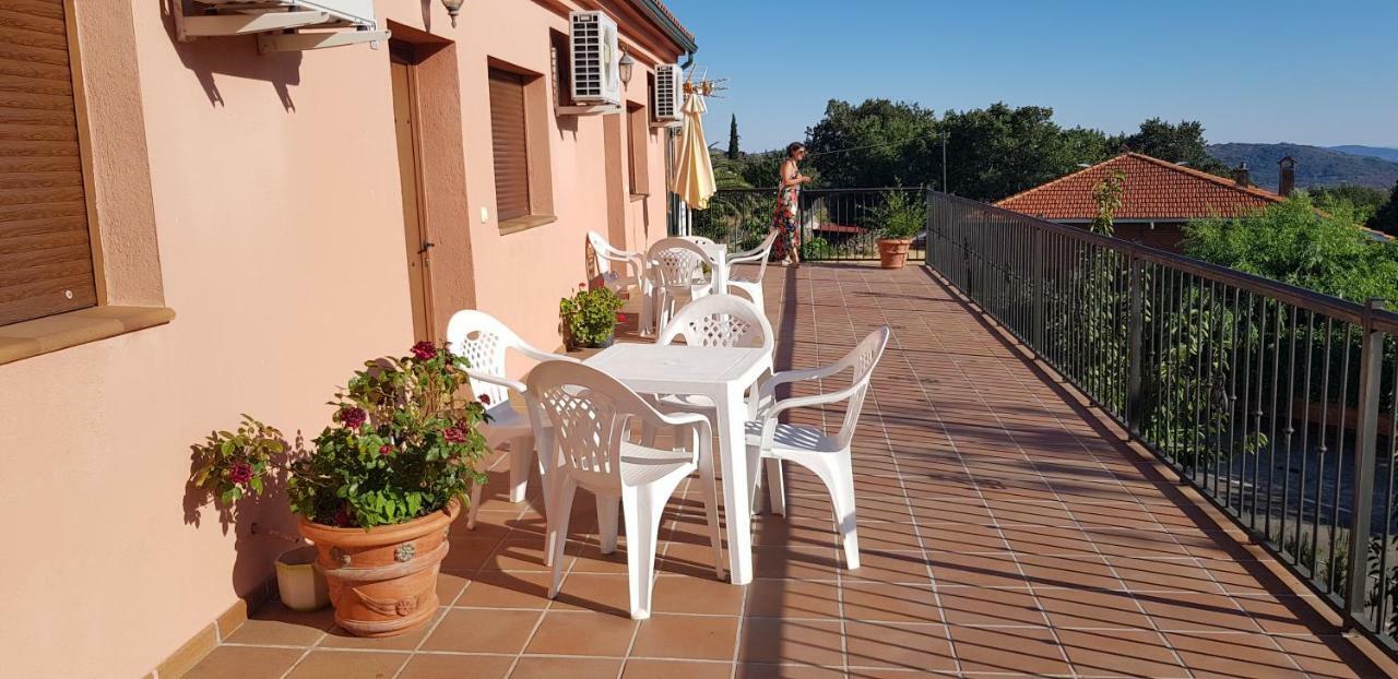 Apartamentossierradegata La Noguera Villamiel Bagian luar foto
